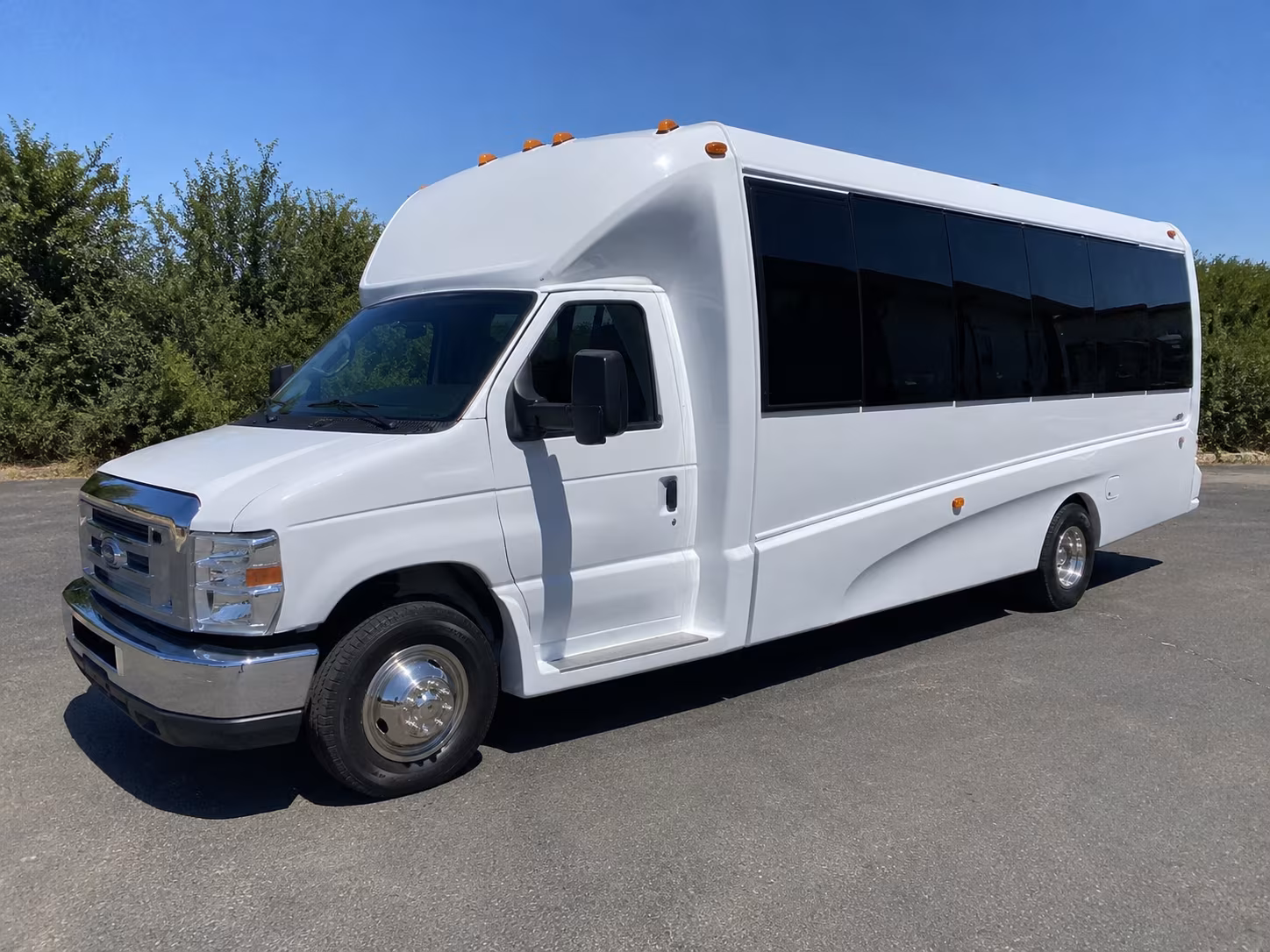 Oceanside Birthday, Sweet 16, & Quinceañera Transportation party bus interior